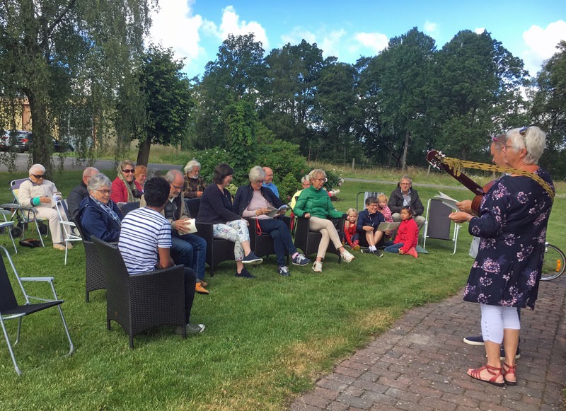 Friluftsgudstjänst hos Märtenssons i Danhult. 7 juli 2019.
