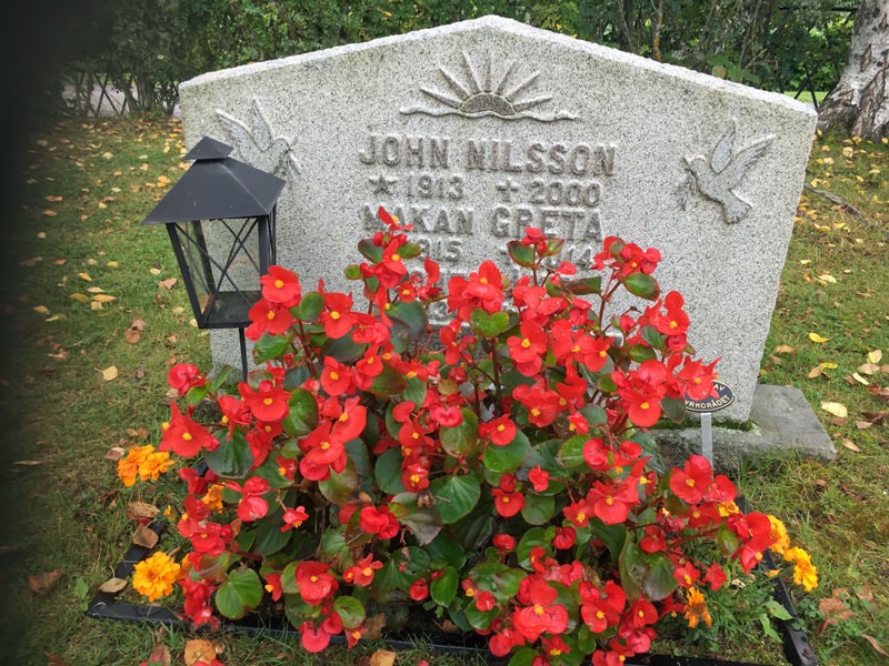 Hastigt besök i Bergsjö för att kolla upp Elsies familjegrav. 11 september 2019.