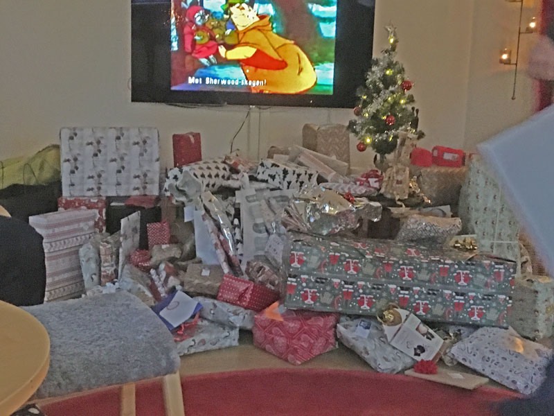 ”Lilljulafton” hemma hos Åsa, 21 december 2019. Många julklappar.