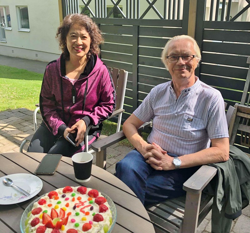 Sören som fyller 74 år tillsammans med sin fru Junying. 6 juli 2020.