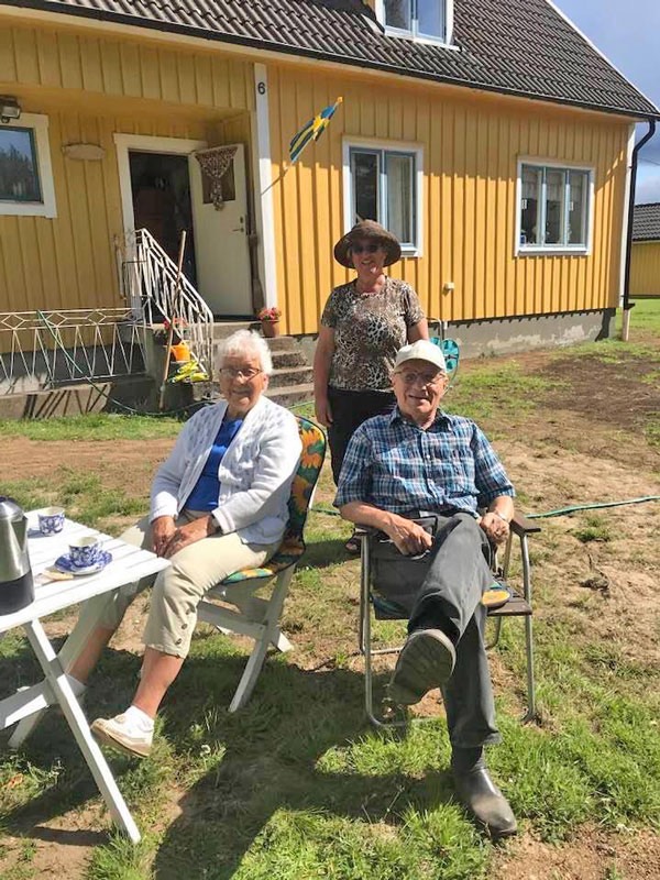 Marita och Åsa besöker oss på Danhäll i Caronatider!  23 juli 2020. Foto Åsa.