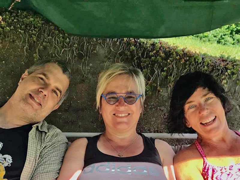 Mina barn har det skönt på Hultabo - Daniel, Marita och Åsa.