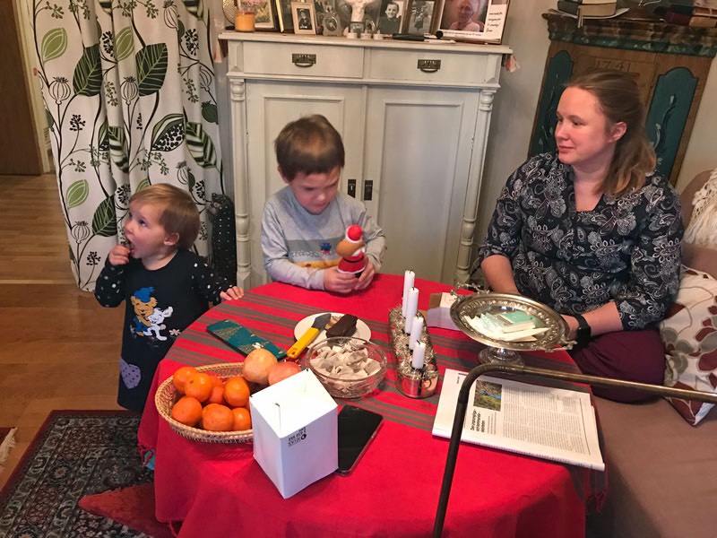Julaftonsfirande med Daniels familj  - Ida, Neo och Linda. 24 december 2020.